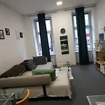 Gutbau Com, Whole Apartment 4U Alone, Self-Check-In, Top-Location, Underground & Shops Under Window, Order Pizza From Window, 3-5Min Walking To Swimming & Footbal Stadion, Wake-Up In Sunshine