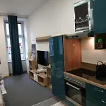 Gutbau Com, Whole Apartment 4U Alone, Self-Check-In, Top-Location, Underground & Shops Under Window, Order Pizza From Window, 3-5Min Walking To Swimming & Footbal Stadion, Wake-Up In Sunshine