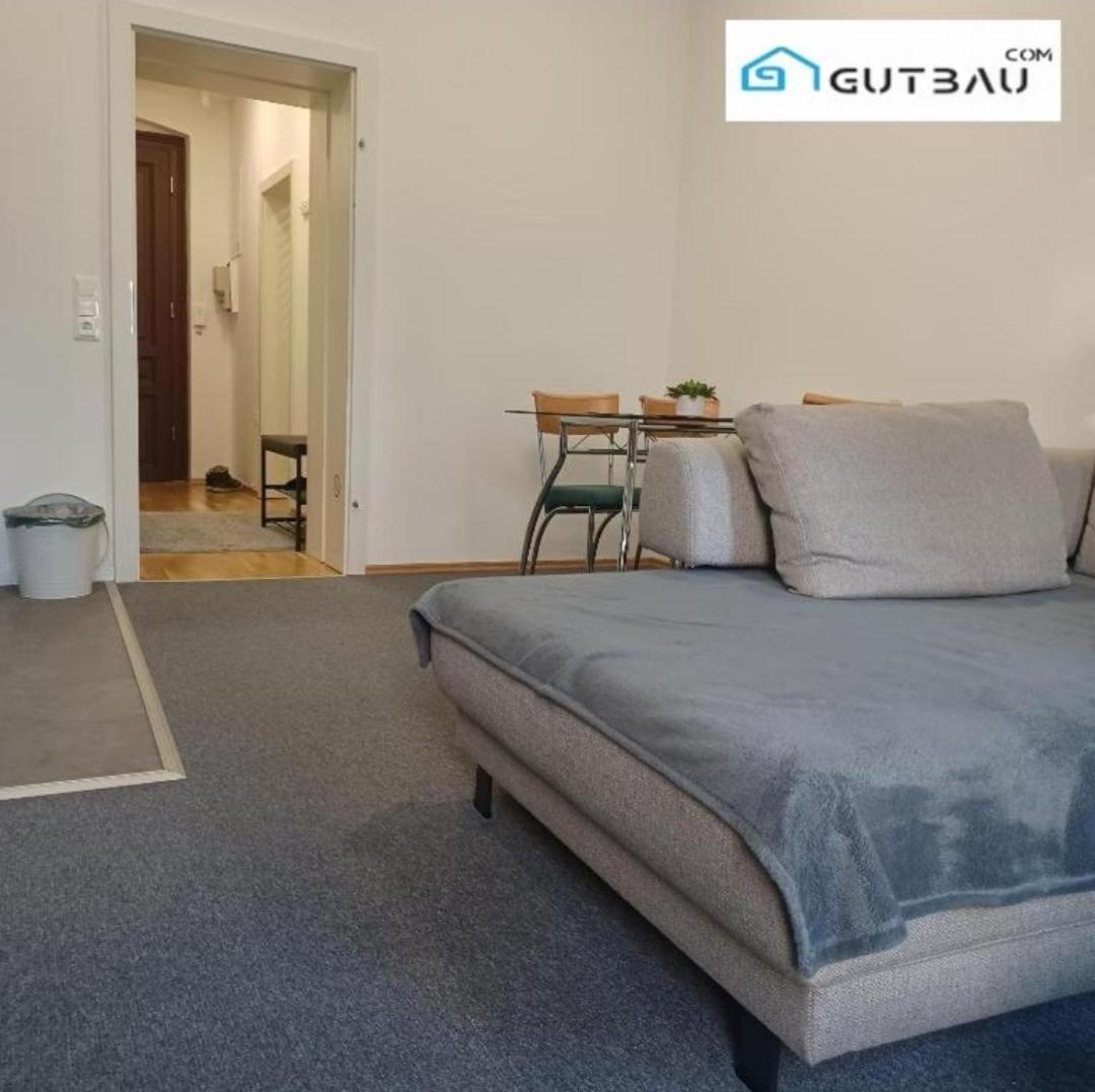 Apartment Gutbau Com, Whole 4u Alone, Self-check-in, Top-location, Underground & Shops Under Window, Order Pizza From Window, 3-5min Walking To Swimming & Footbal Stadion, Wake-up In Sunshine *