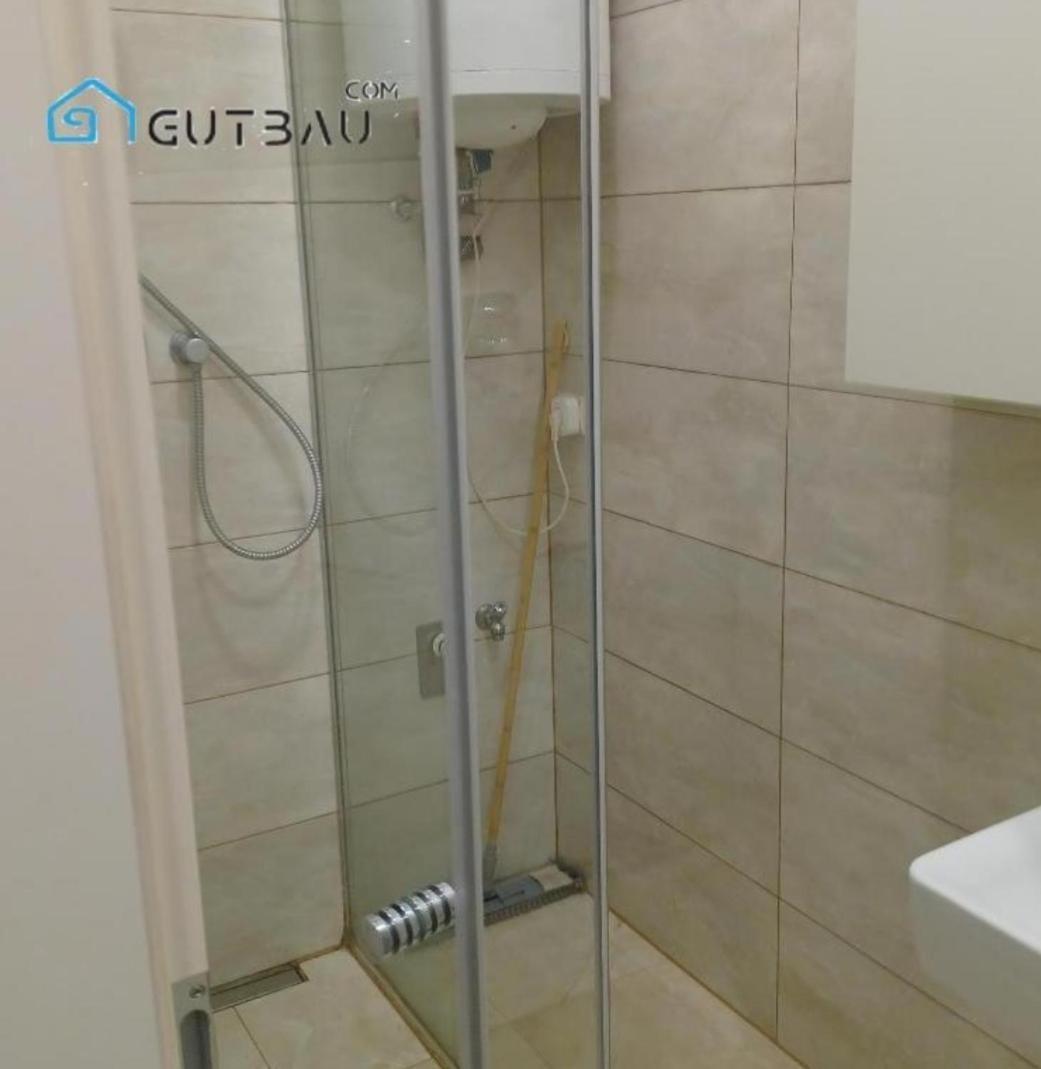 Gutbau Com, Whole 4u Alone, Self-check-in, Top-location, Underground & Shops Under Window, Order Pizza From Window, 3-5min Walking To Swimming & Footbal Stadion, Wake-up In Sunshine *