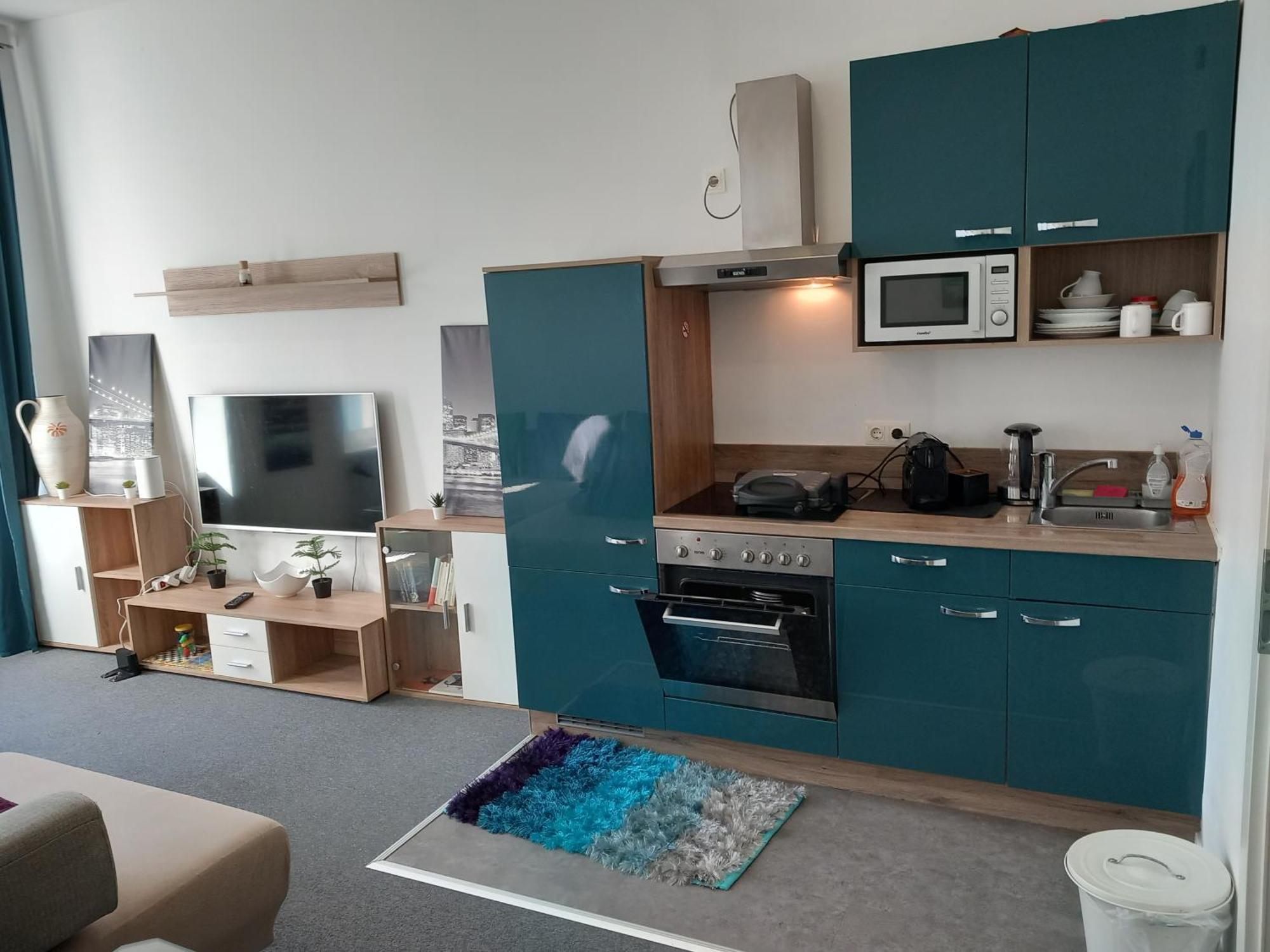 Gutbau Com, Whole 4u Alone, Self-check-in, Top-location, Underground & Shops Under Window, Order Pizza From Window, 3-5min Walking To Swimming & Footbal Stadion, Wake-up In Sunshine